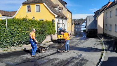 Sanierung der Angerpointstraße in Windischeschenbach: Kurzfristige Ausbesserungsmaßnahmen für bessere Befahrbarkeit