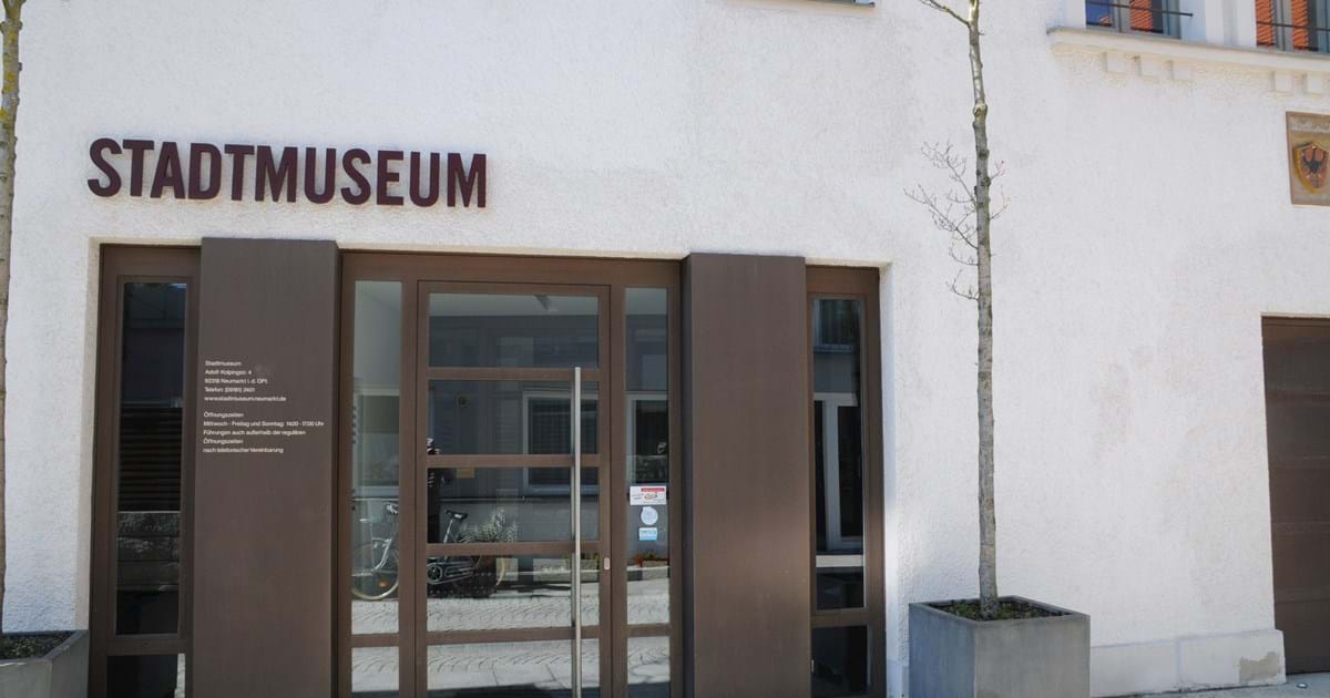 18.10.2024
Stadtmuseum am kommenden Sonntag geschlossen
Am Sonntag, 20. Oktober 2024 bleibt das Stadtmuseum wegen Krankheit geschlossen. Danach gelten wieder die gewohnten wöchentlichen Öffnungszeiten: Mittwoch bis Freitag sowie an Sonntagen jeweils von 14.00 bis 17.00 Uhr.